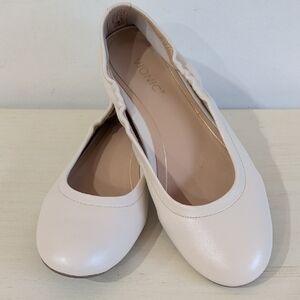 New Without Tags Vionic Cream Leather Ballet Flats Size 7